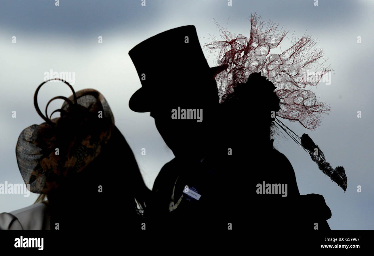 Ascot racecourse hats hi-res stock photography and images - Alamy