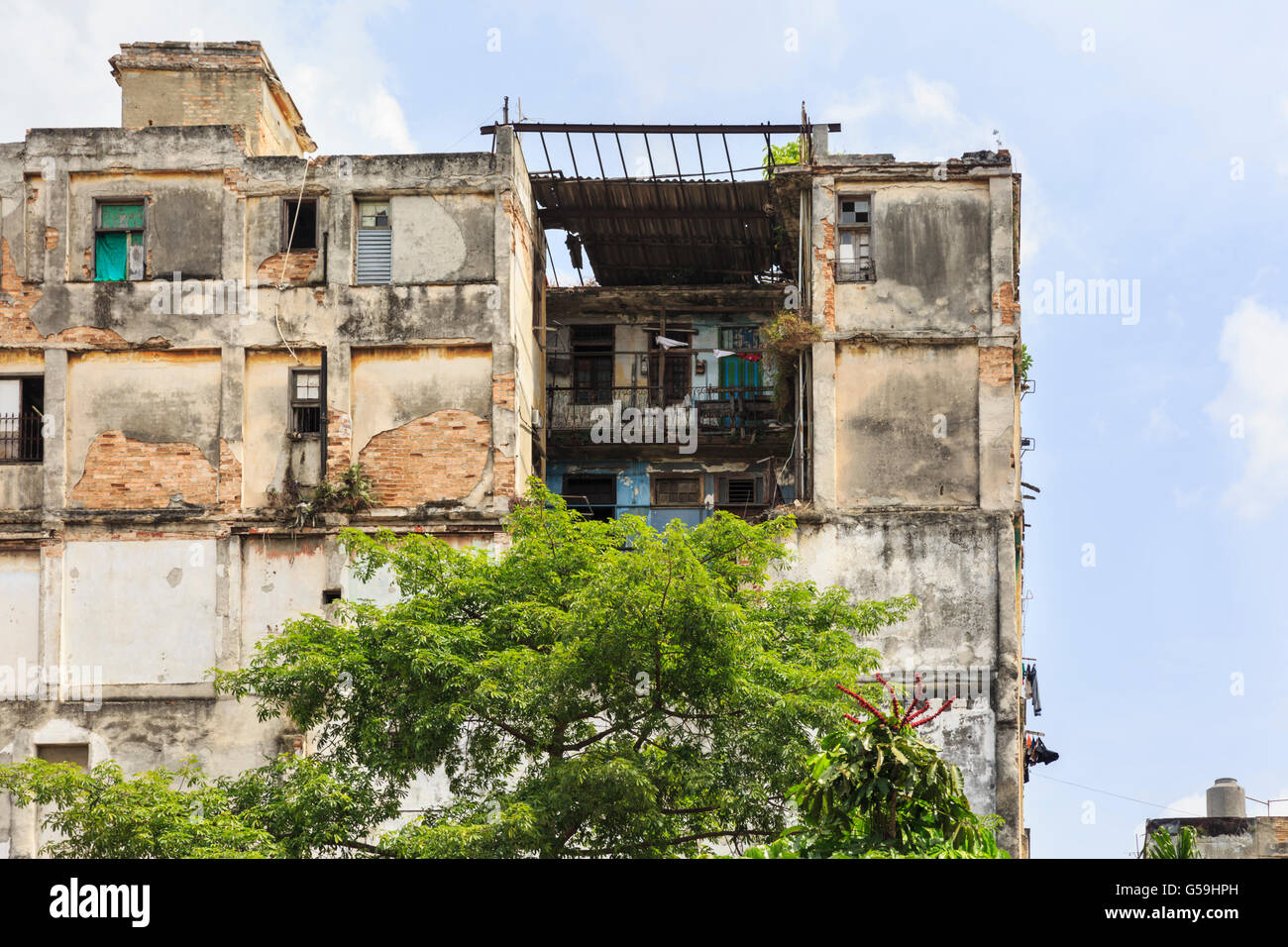 Havana architecture - dilapidated but inhabited building in the Centro district, Cuba Stock Photo