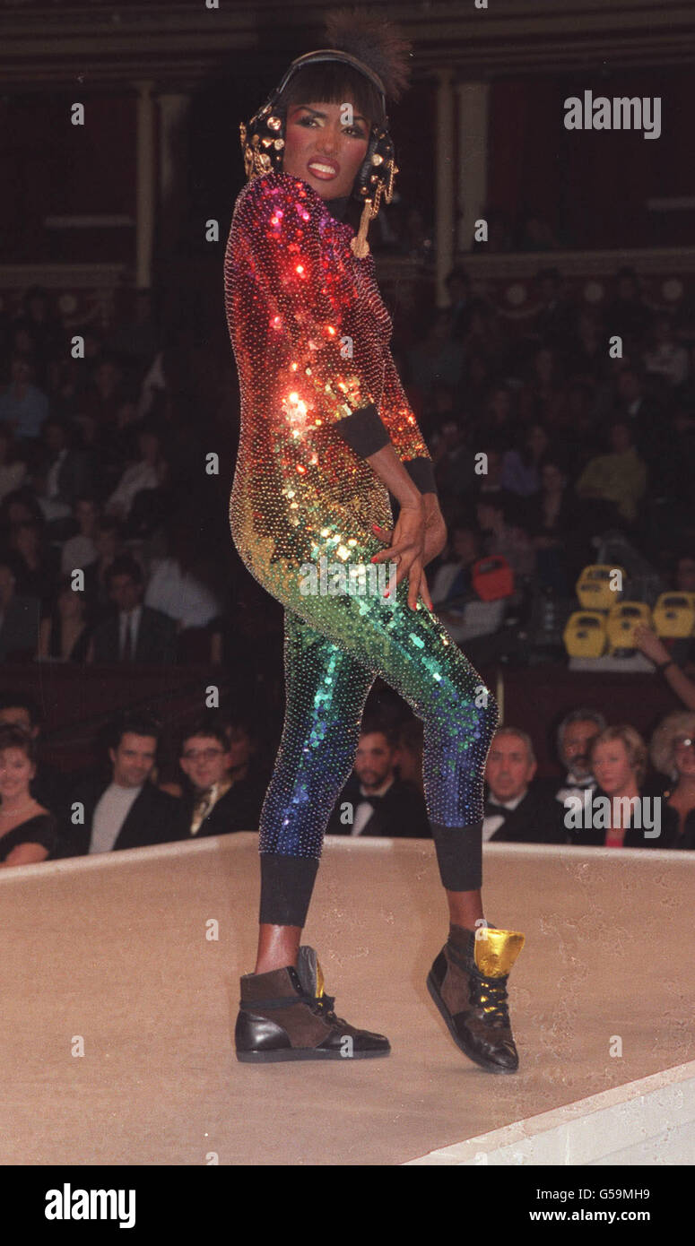 Grace Jones - catwalk Stock Photo - Alamy