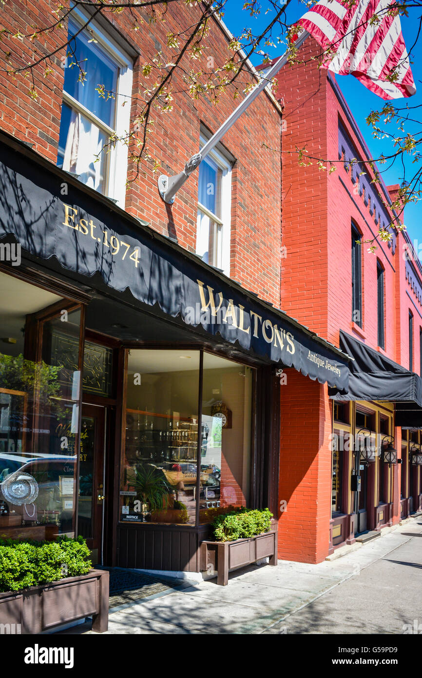 Waltons hotsell estate jewelry