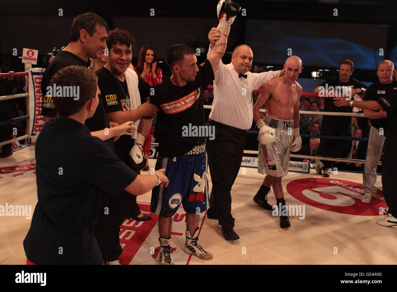 Lee Haskins celebrates his win over Stuart Hall at the Hand Arena, Clevedon, North Somerset. Stock Photo