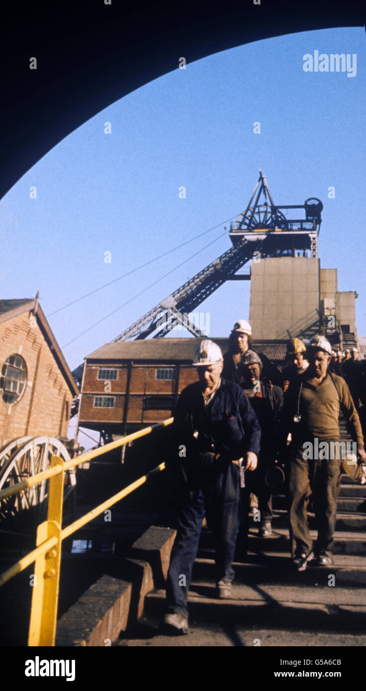 Miners coming off a shift at Ollerton Colliery in Nottinghamshire. Stock Photo