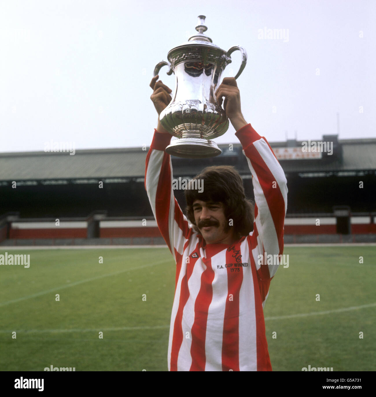 Sunderland Captain Bobby Kerr holding up the FA Cup which they North East side had won at Welmbley at the end of the 1972-73 season. Stock Photo