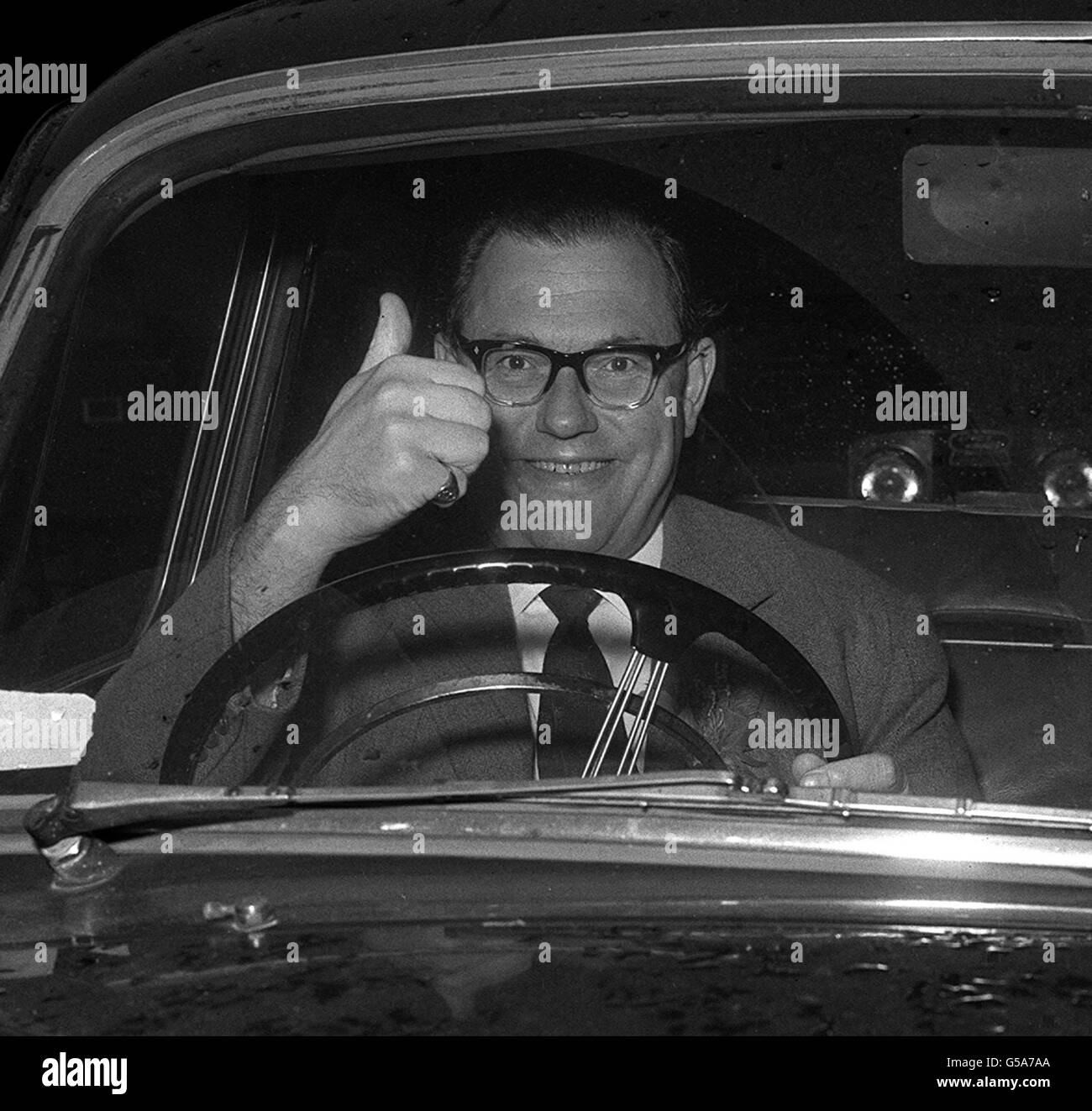 Mr Reginald Maudling, Chancellor of the Exchequer, gives a thumbs up sign as he leaves No 11 Downing St. Stock Photo