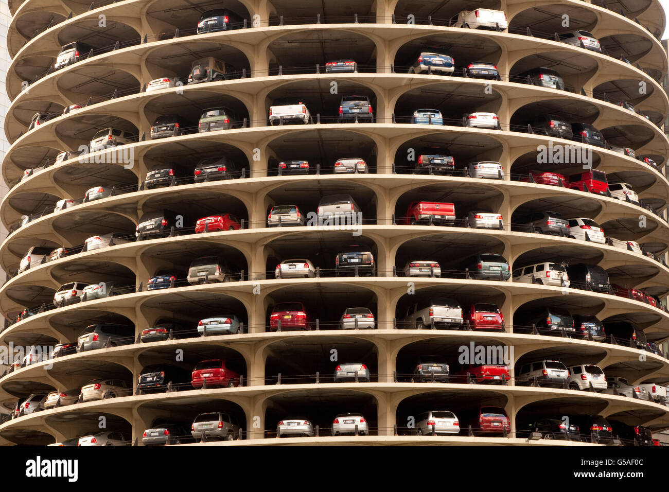 The Honeycomb Parking Garage Building in Downtown Chicago. Stock Photo -  Image of chicago, juxtaposition: 94618334