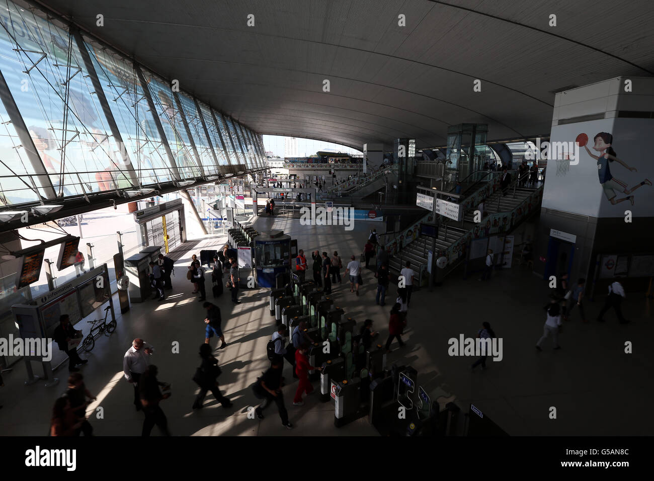 Olympics - London 2012 - Stratford Station Stock Photo - Alamy