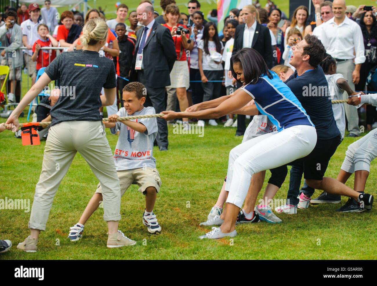 Tug of war olympics hi-res stock photography and images - Alamy