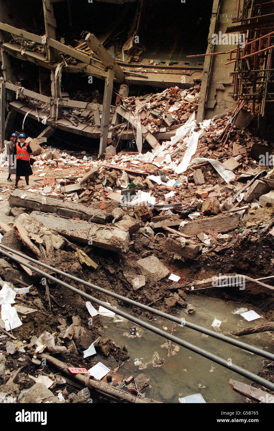 Debris terrorism destruction londonbomb hires stock photography and