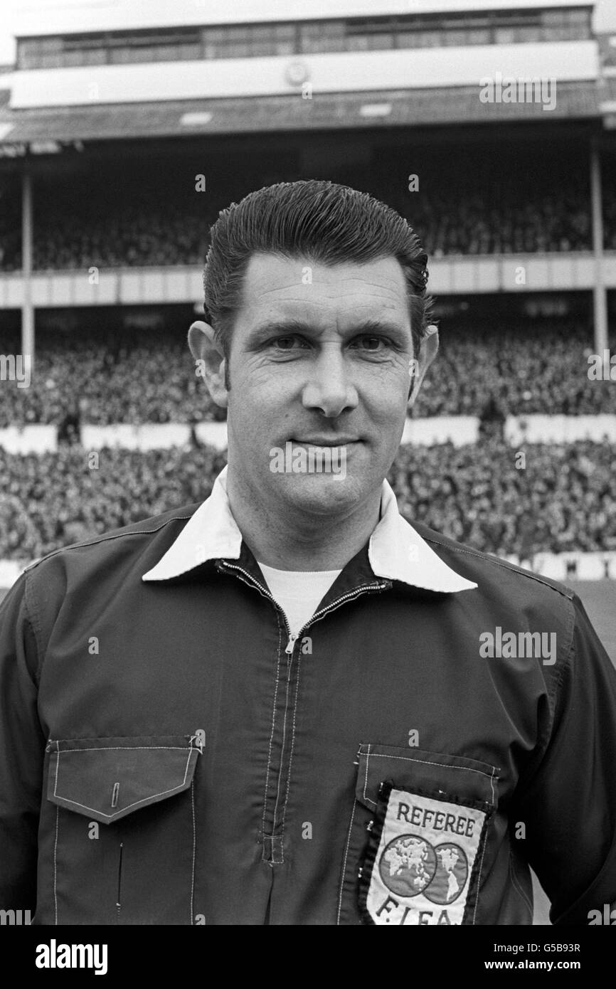 Soccer - League Division One - Tottenham Hotspur v Chelsea - White Hart Lane, London. The referee for the match between Spurs and Chelsea, Mr John 'Jack' Taylor. Stock Photo