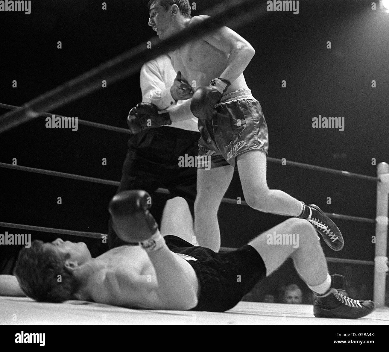 Boxing Knockdown Black And White Stock Photos Images Alamy