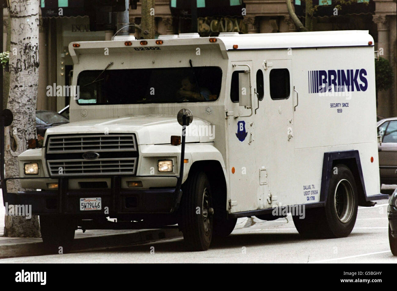 la-stock-brinks-van-a-brinks-security-van-collecting-money-from-shops