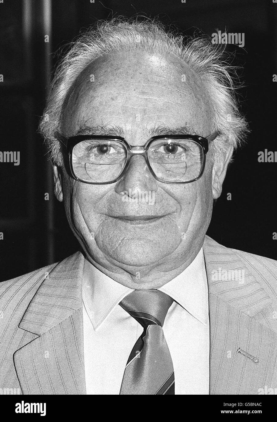 Comedy actor Kenneth Connor. A plaque dedicated to him was one of those unveiled as part of the 40th anniversary of the classic Carry On films of which he starred in 17. * Other plaques were unveiled in memory of other Carry On actors Bernard Bresslaw, who starred in 14 of the films, Terry Scott, who starred in seven Carry Ons and Peter Butterworth, who starred in 16, Sunday April 29, 2001 at Pinewood Studios, Hertfordshire. A special surprise plaque was also unveiled to the 87-year-old producer of all 31 Carry On films between 1958 and 1992, Peter Rogers. Stock Photo
