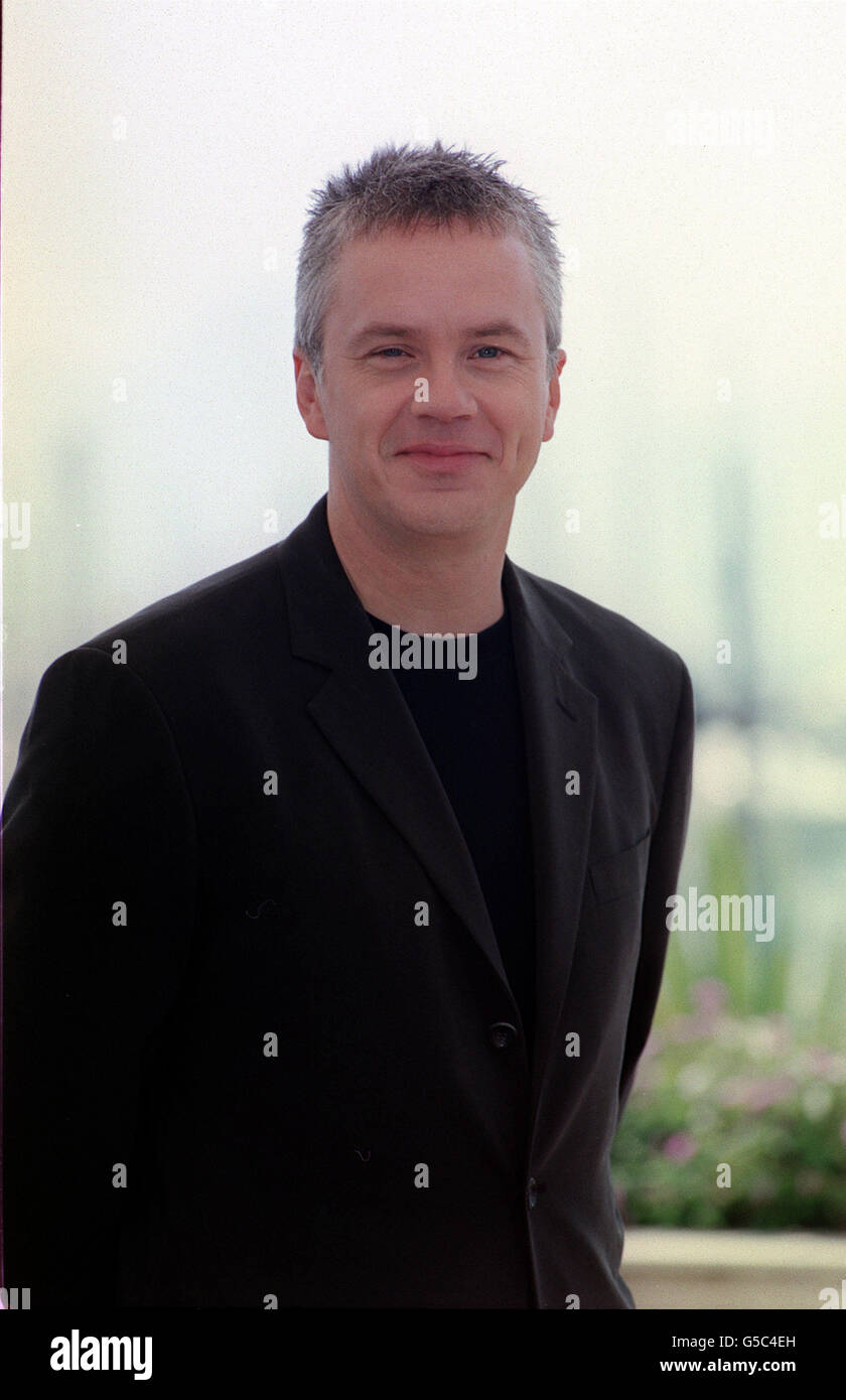 Tim Robbins at a photocall to promote the film Human Nature at the 54th Cannes Film Festival, France. 16/08/02 : Tim Robbins and Susan Sarandon who were speaking about their roles in a play about the September 11 attacks in the USA. The actors will speak before their third and final performance in Edinburgh of The Guys at the 650-seat Royal Lyceum Theatre. The pair are expected to take questions on the production and their reaction to the destruction of the World Trade Centre twin towers in New York. Stock Photo