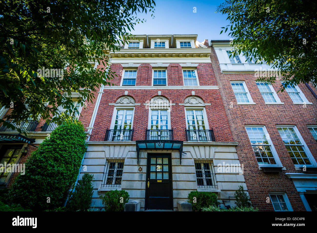 Washington dc apartment building hires stock photography and images