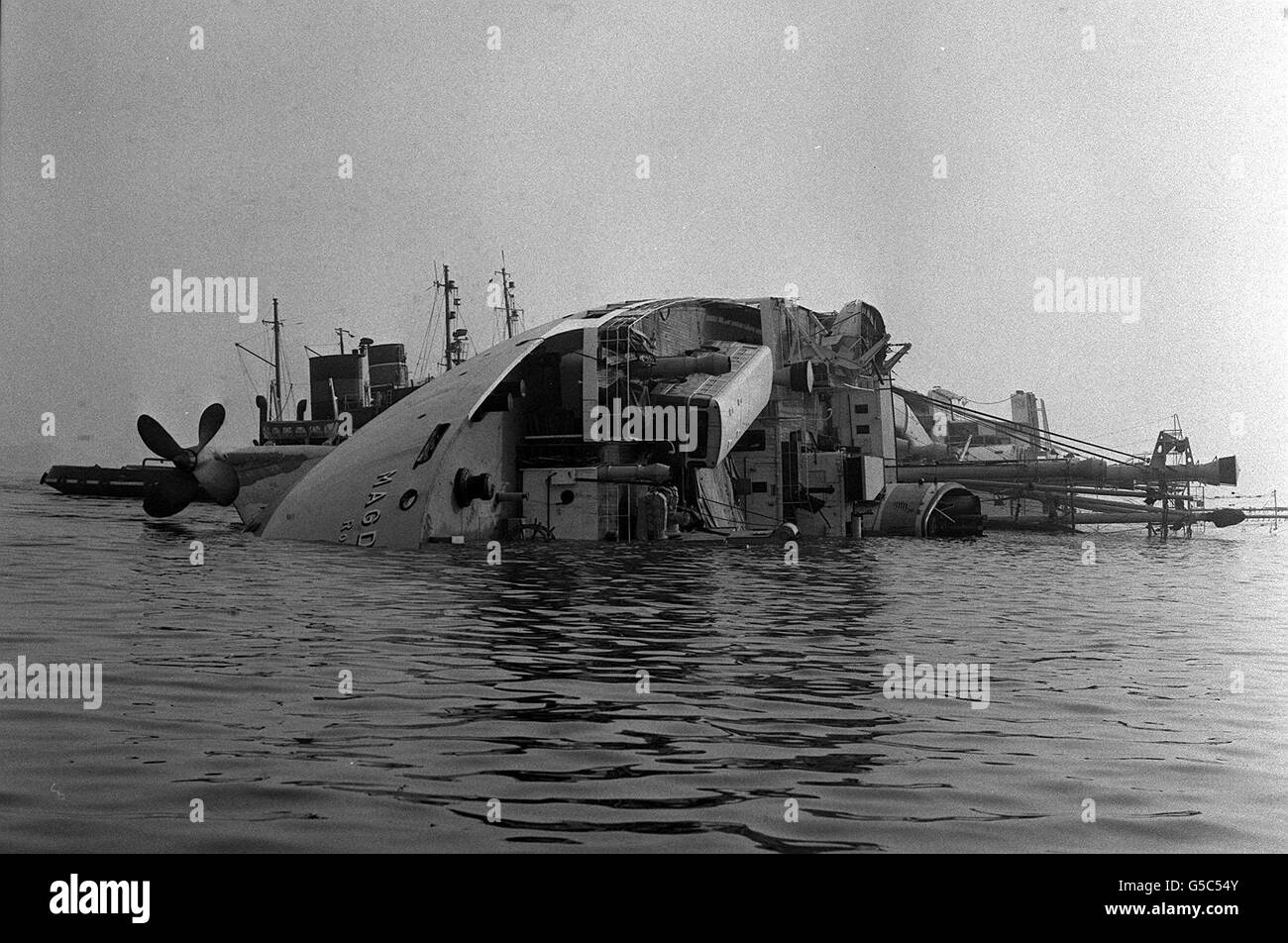 Magdeburg sinks in Thames Stock Photo