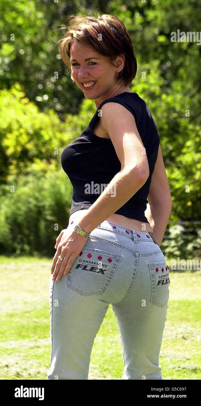 Brookside actress Claire Sweeney outside the Hyatt Carlton Hotel in central London where she was named Rear of the Year. The annual title, now in its 19th year, was announced to coincide with National Bottom Week. Stock Photo