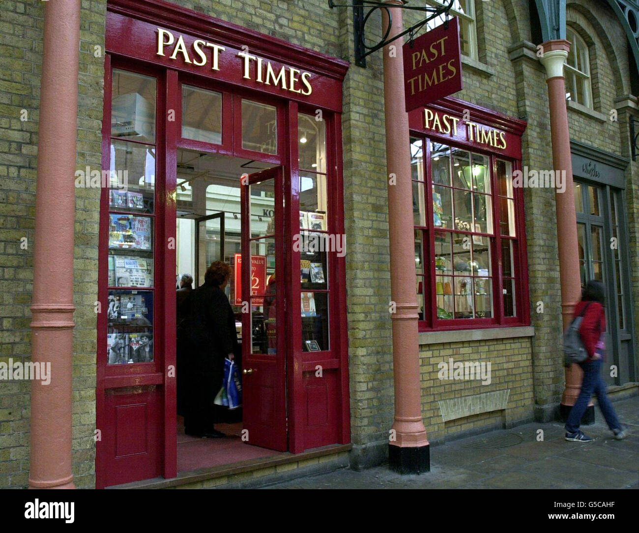 The Covent Garden branch of the gift shop chain, Past Times, which has gone into administration. The company is looking for a buyer to support its 74 branches and 721 employees across the UK. Stock Photo