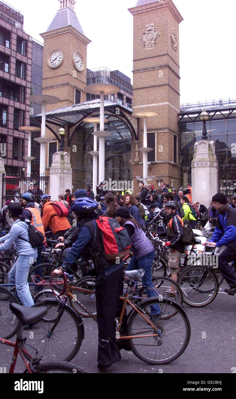 Demonstrating protesting with bike hi-res stock photography and images ...