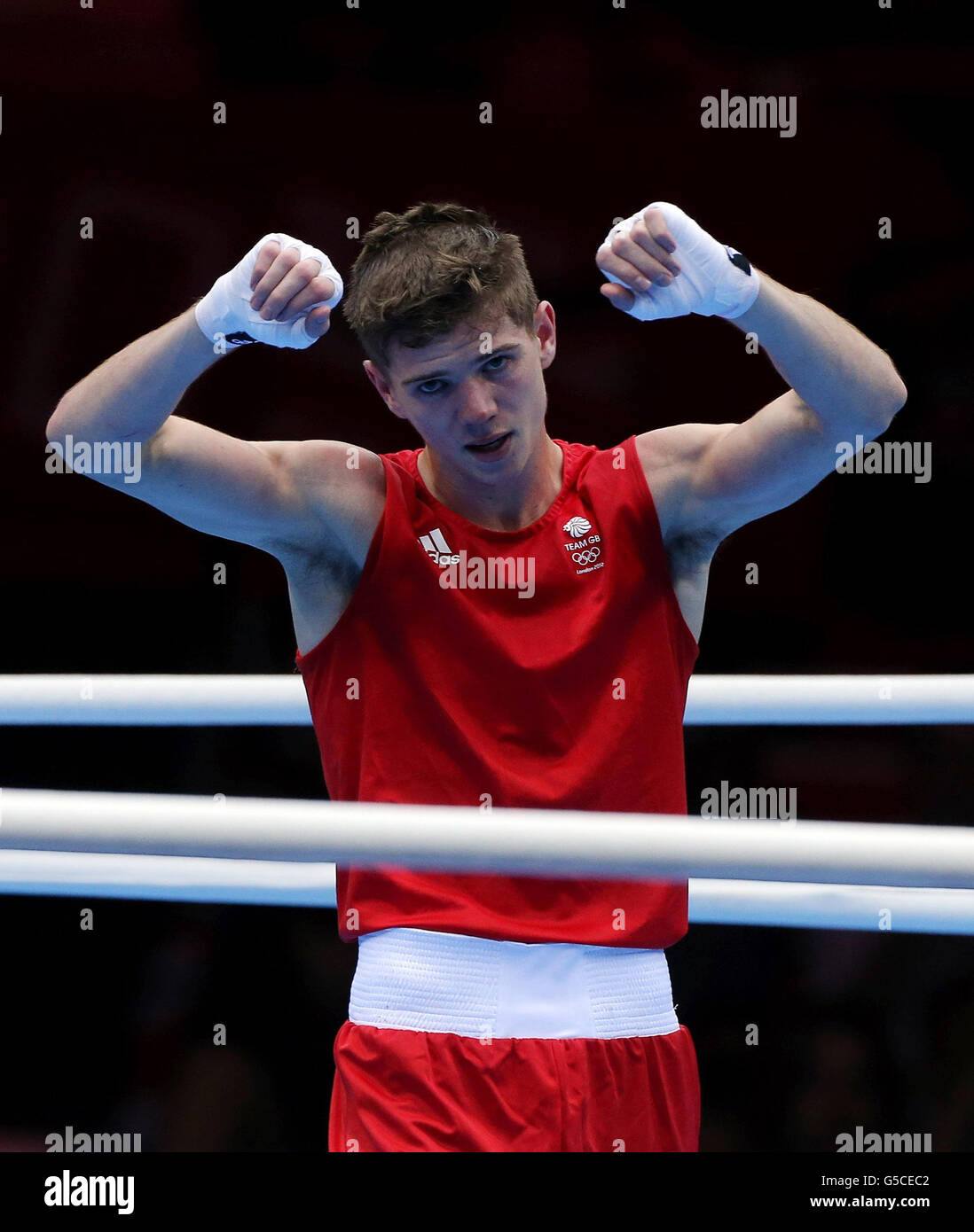 Great Britain's Luke Campbell celebrates defeating Satoshi Shimizu in the Men's Bantam Semi Final on day fourteen of the Olympic Games at the ExCeL, London. RESS ASSOCIATION Photo. Picture date: Friday August 10, 2012. See PA story OLYMPICS Boxing. Photo credit should read: Nick Potts/PA Wire. Stock Photo