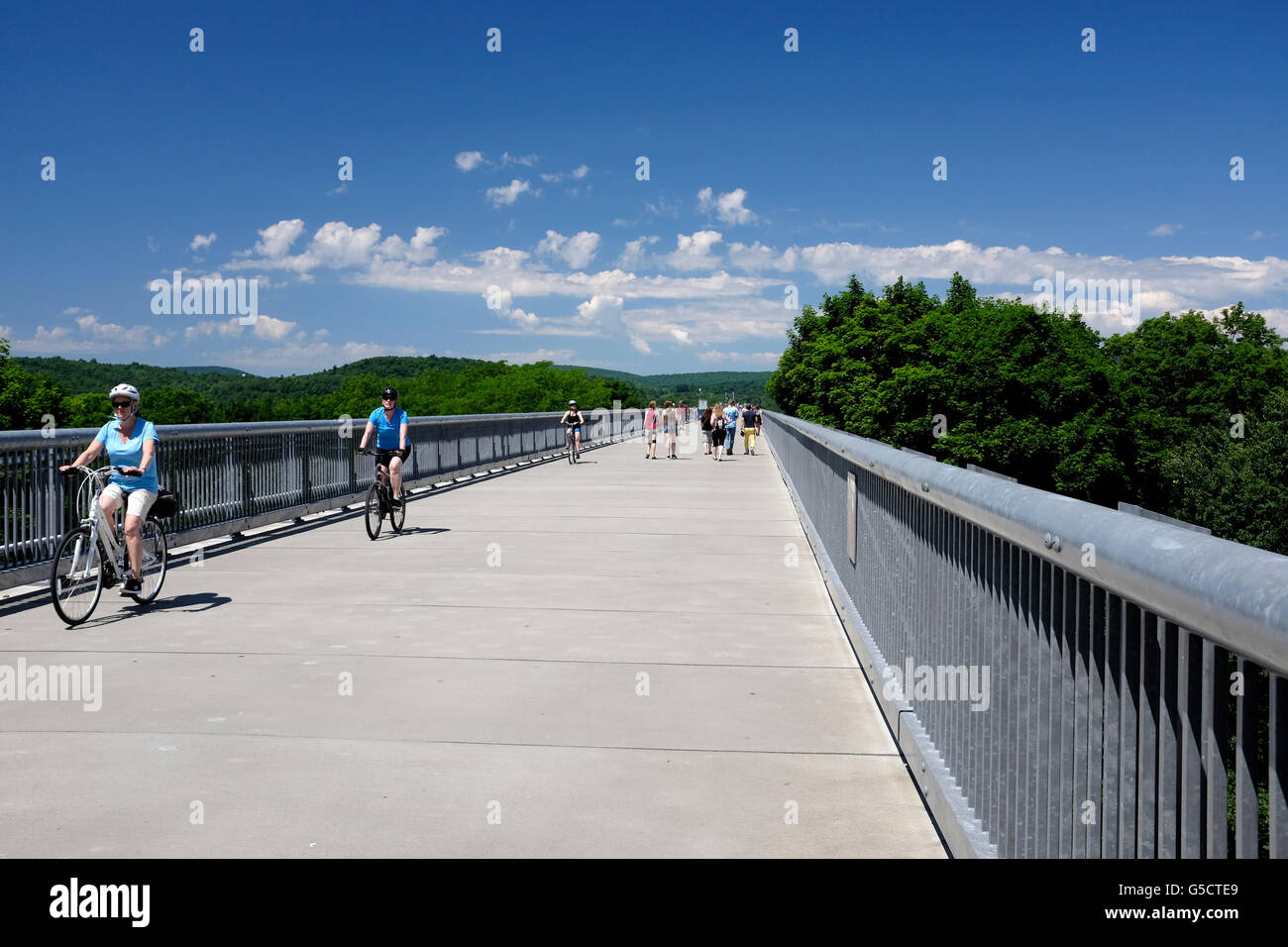 Walkway over the Hudson in upstate New York Stock Photo - Alamy