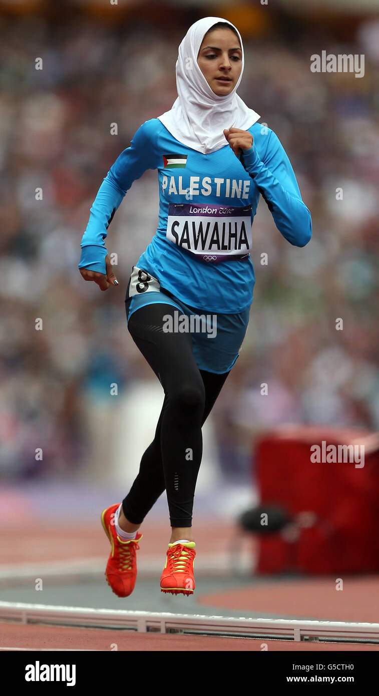 Palestine's Woroud Sawalha competes in the womens 800metre heats Stock Photo