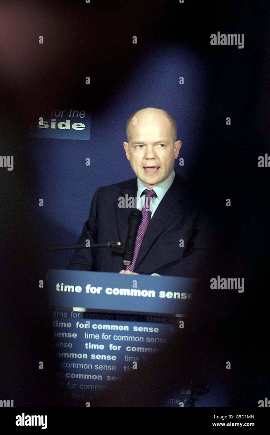 Tory leader William Hague speaks to local farmers who have been affected by the foot-and-mouth crisis, during a meeting in the village of Croft, near Darlington. Stock Photo