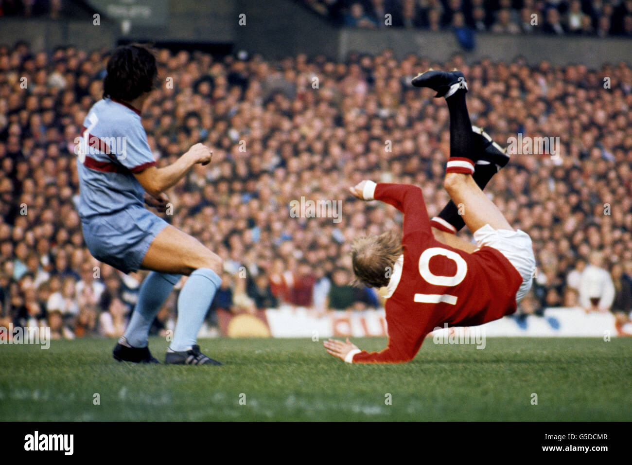 Soccer - Football League Division One - Manchester United v West Ham United. Denis Law, Manchester United Stock Photo
