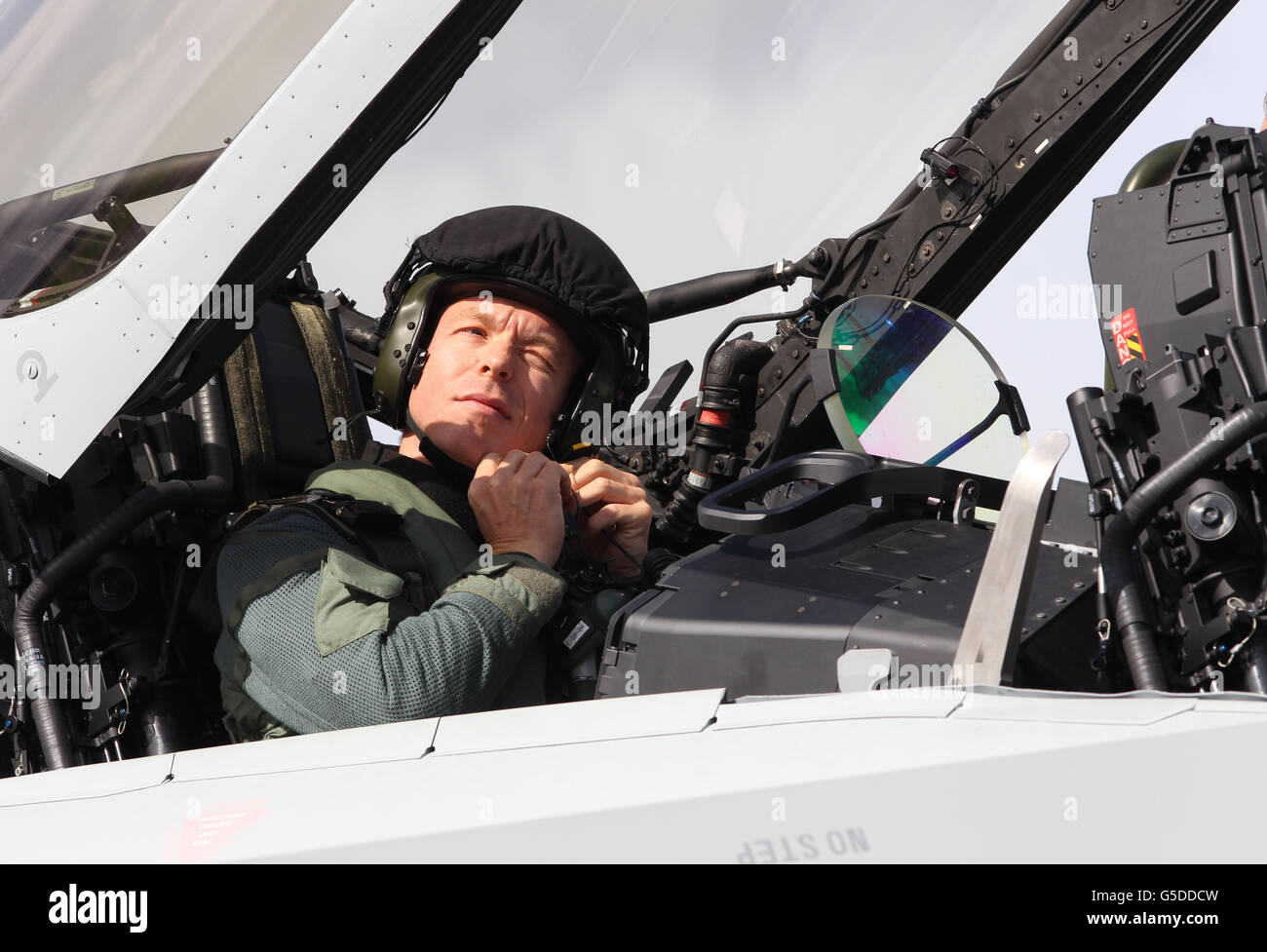 Sir Chris Hoy prepares to fly in a Typhoon FGR4 jet at RAF Leuchars with 6 Squadron. Stock Photo