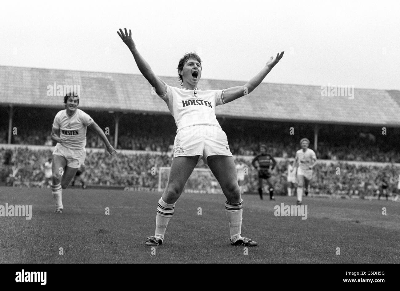QPR (3) – Tottenham Hotspur (1) – 'Francis Clincher – His Header Sinks Spurs as Rangers March On' – Independent Rs