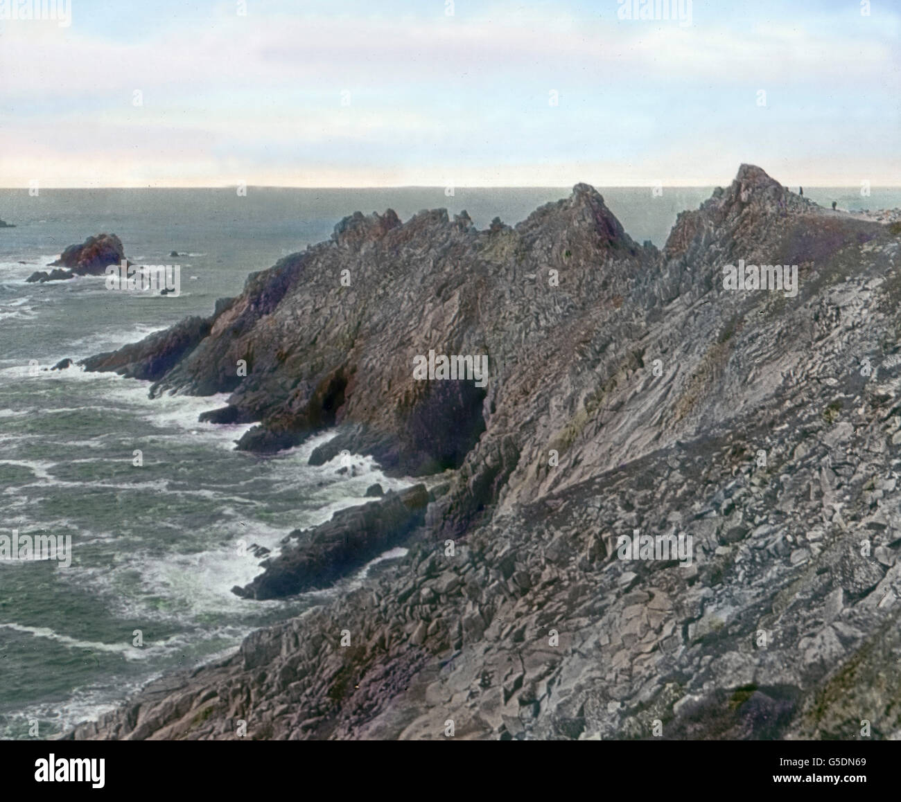 Die Pointe du Raz ist ein felsiges Kap, das den Abschluss des Cap Sizun ...