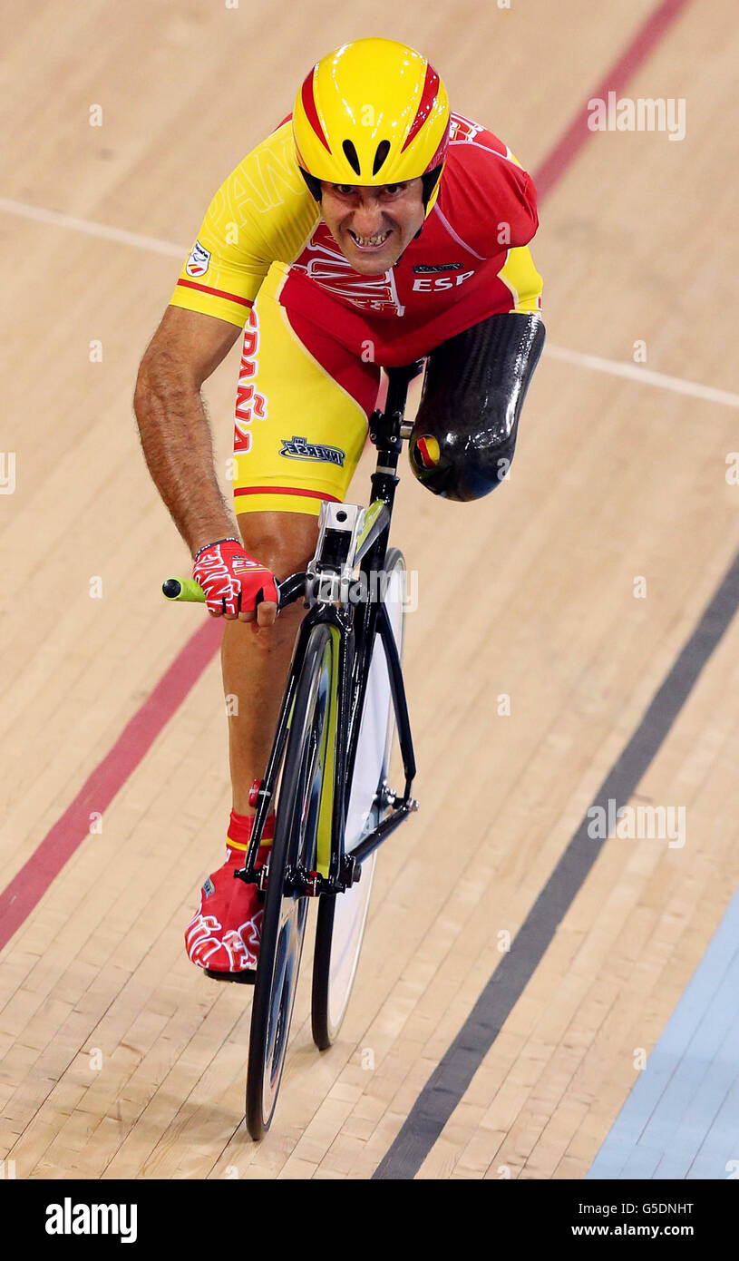 Track 1km time trial hi res stock photography and images Page 5