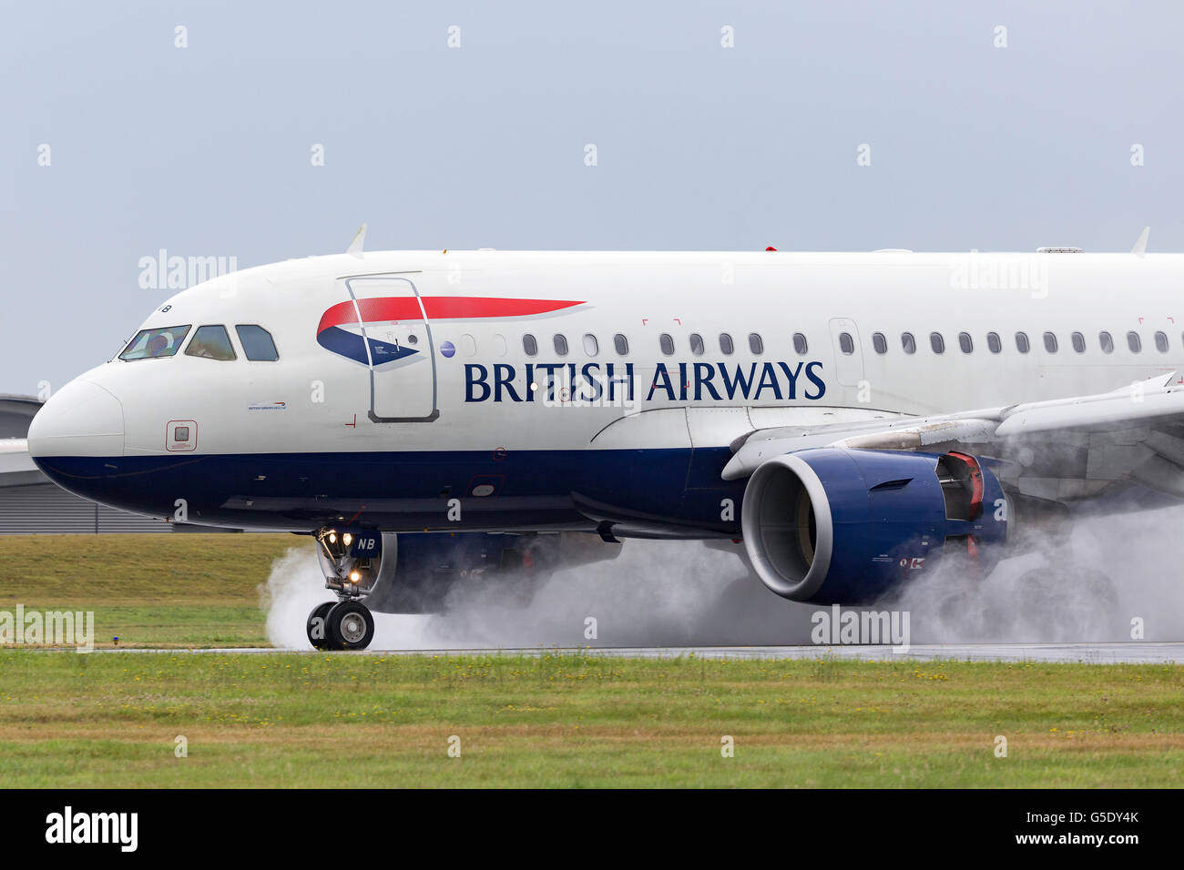 British Airways Airbus A318-112 aircraft arriving for static display at the Farnborough International Airshow G-EUNB Stock Photo