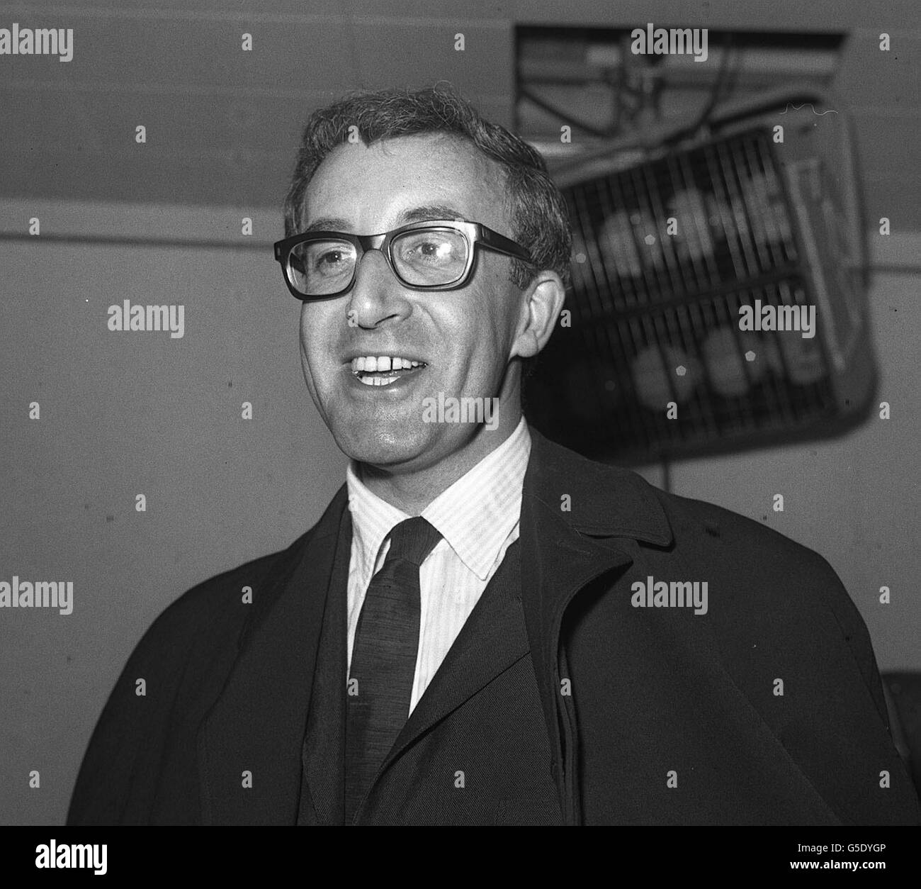 Питер селлерс. Питер селлерс. Инспектор жак клузо. Питер эверетт фото. Питер селлерс — британский актер.