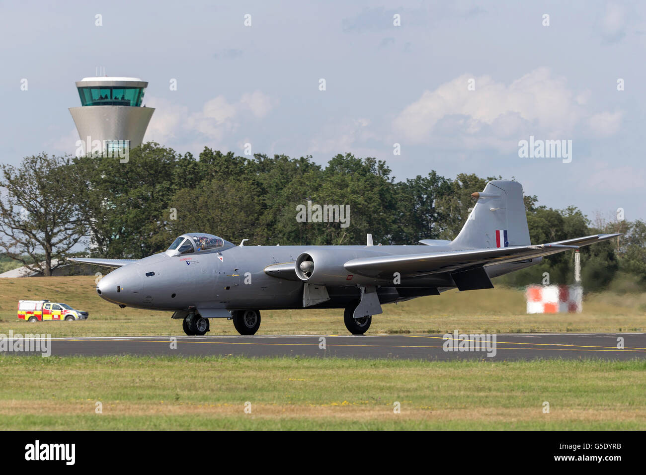 English Electric Canberra PR.9 G-OMHD operated by the Midair Squadron displaying at the Farnborough International Airshow Stock Photo