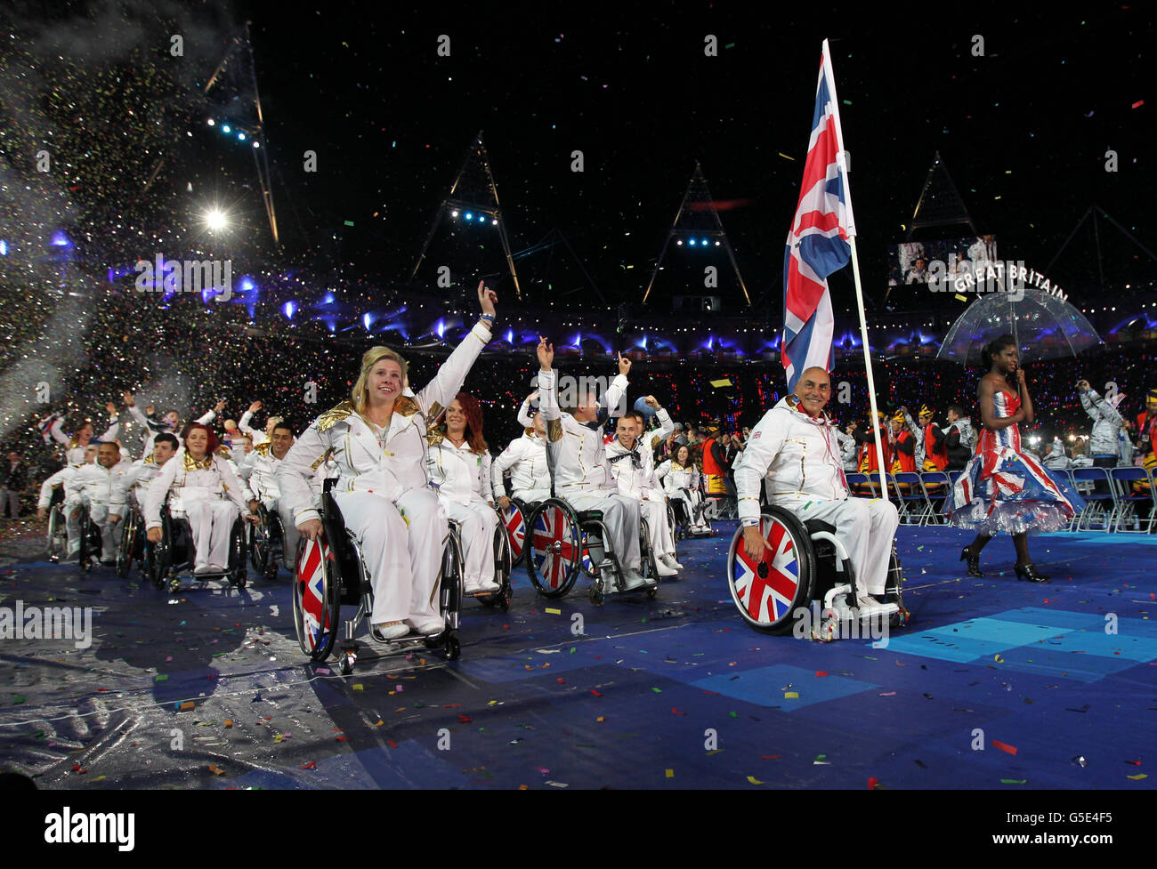 Сочи в 2014 году паралимпийских игр. Паралимпийские игры в токио 1964. Когда заканчивается параолимпиада в париже. Паралимпийская сборная в храме. Паралимпийские медали 2021 токио.