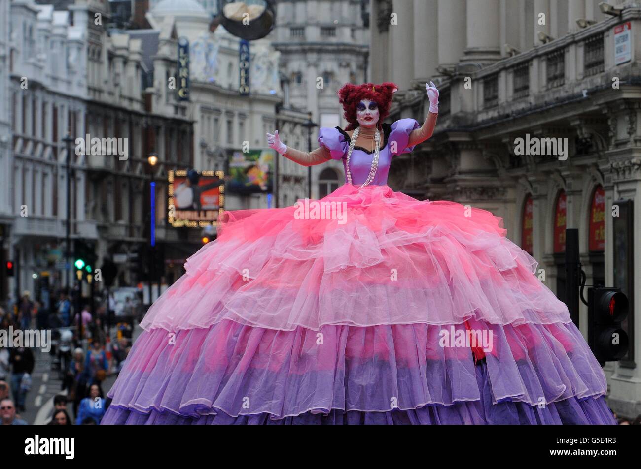 Piccadilly Circus Circus Stock Photo Alamy