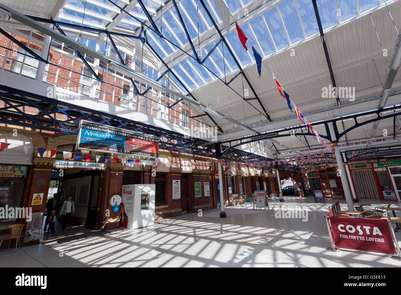Portsmouth Train Stations Hi res Stock Photography And Images Alamy portsmouth-train-stations-hi-res-stock-photography-and-images-alamy