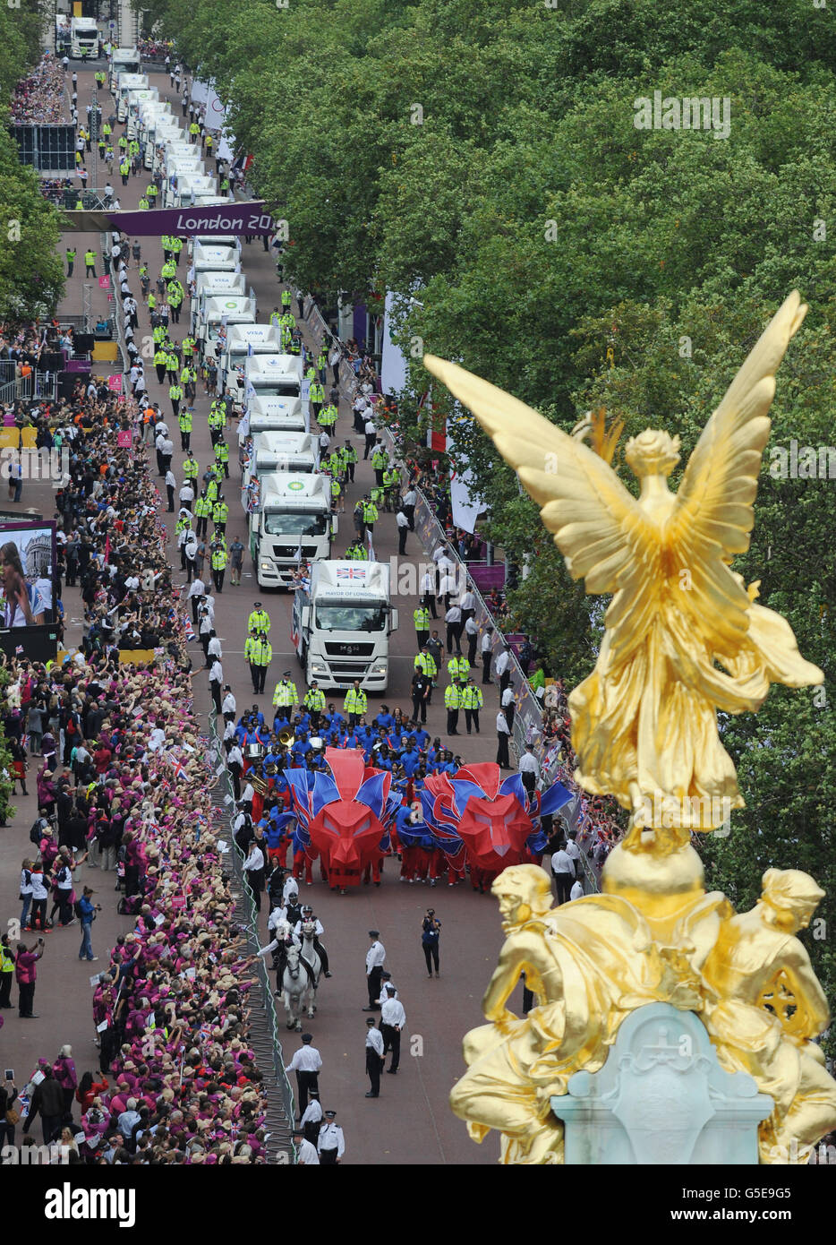 London Olympic Games Athletes Victory Parade Stock Photo Alamy