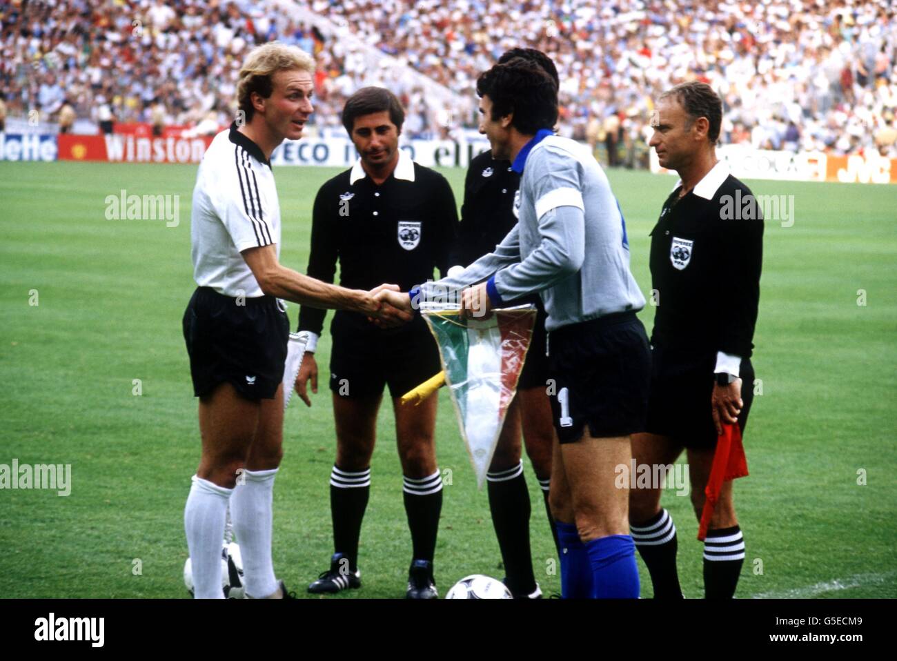 Soccer - FIFA World Cup Final 1982 - Italy v West Germany - Santiago  Bernabeu Stadium Stock Photo - Alamy