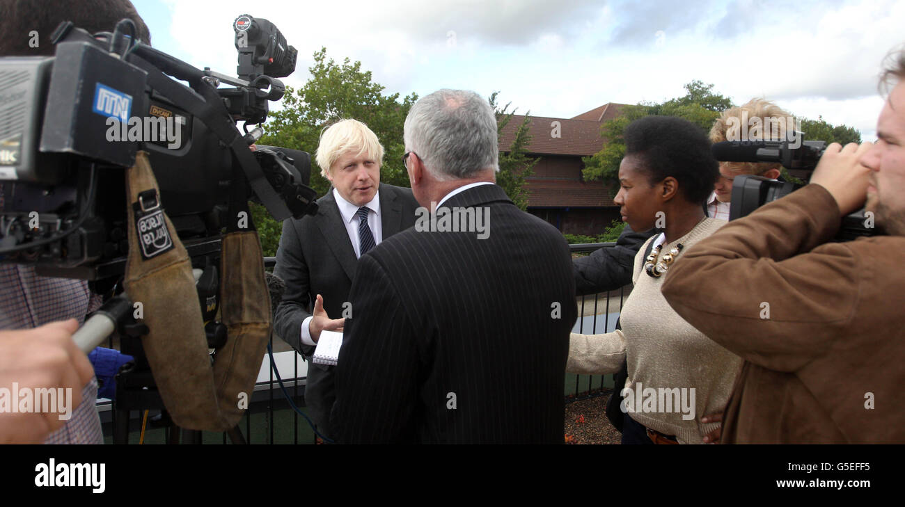 South Ruislip Library opening Stock Photo Alamy