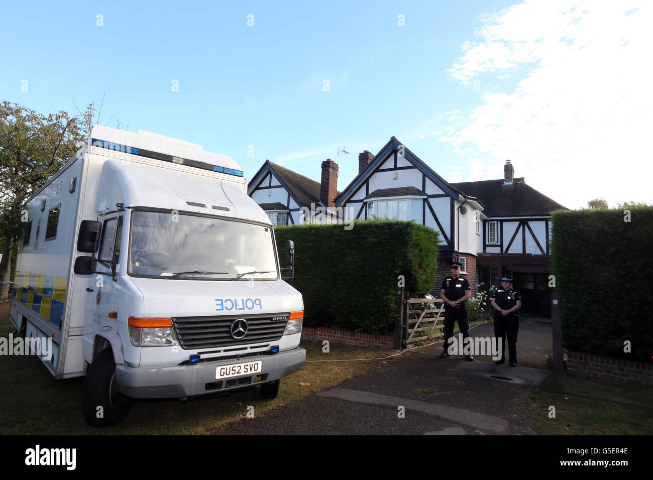 Alps shooting. Surrey Police outside the home of Saad Al-Hilli in Claygate, Surrey. Stock Photo