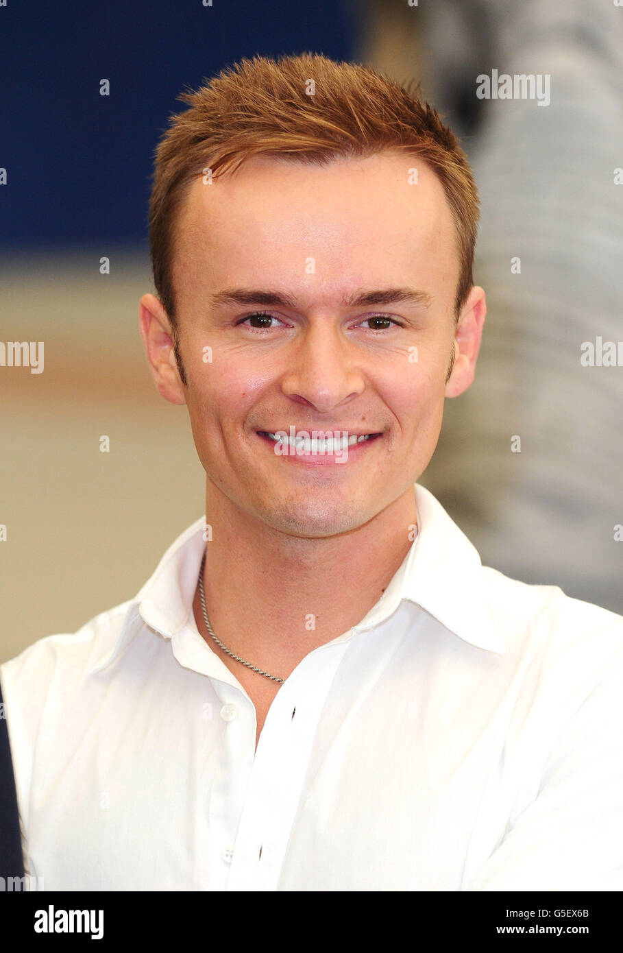 Jon Lee joins the cast of Aladdin - A Wish Come True at the London