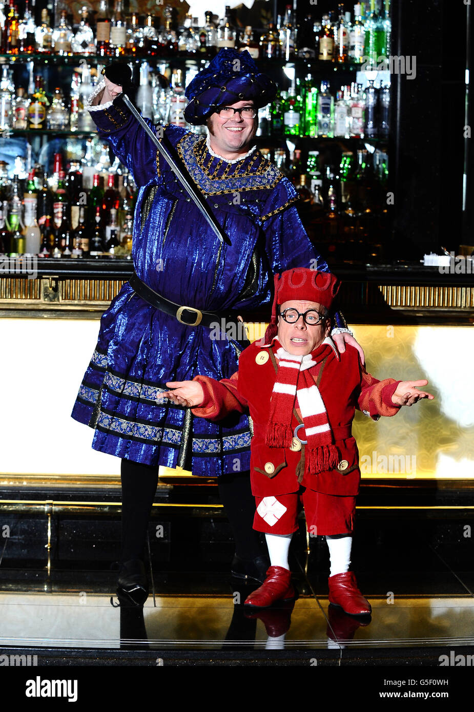 Warwick Davis Snow White And The Seven Dwarfs High Resolution Stock