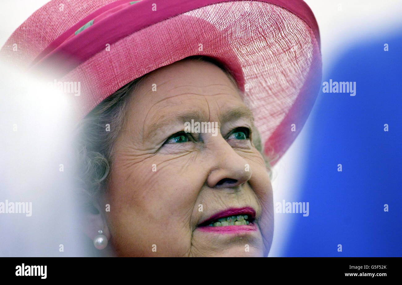 Queen Elizabeth II during a visit to the headquarters of the 2nd Division in South Queensferry, in Edinburgh, where she met military and civilian staff. Stock Photo