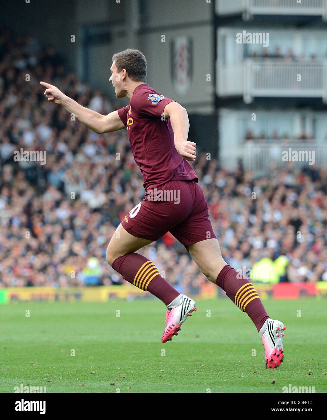Edin Dzeko Fulham Hi res Stock Photography And Images Alamy