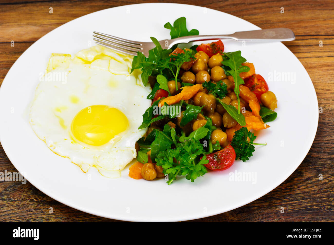 Scrambled Eggs and Salad with Chickpeas and Vegetables Stock Photo Alamy