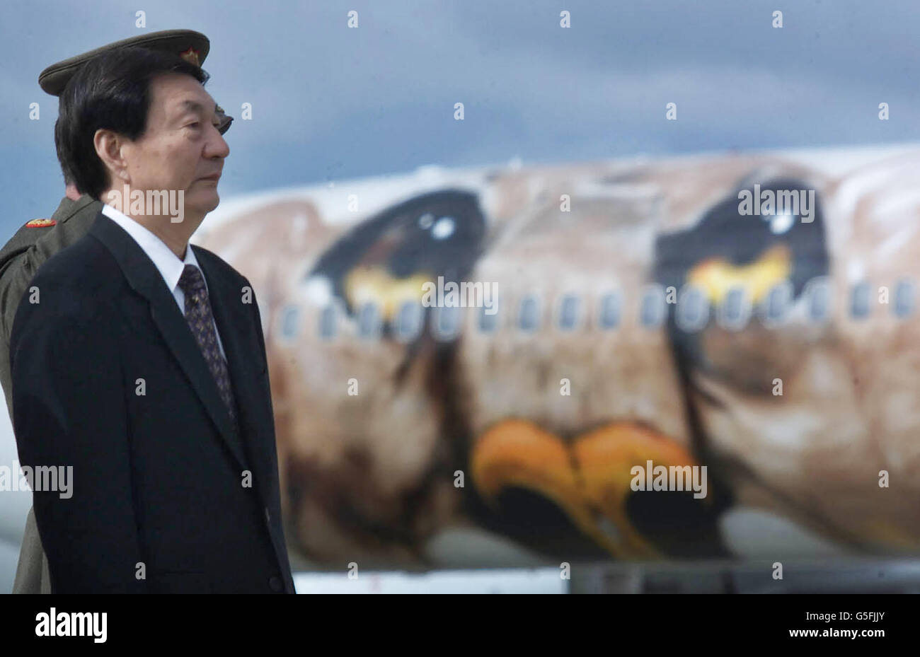 Zhu Rongji, the Premier of the People's Republic of China, arrives at Dublin Airport, for the start of his four day Official visit to the Republic of Ireland. Stock Photo