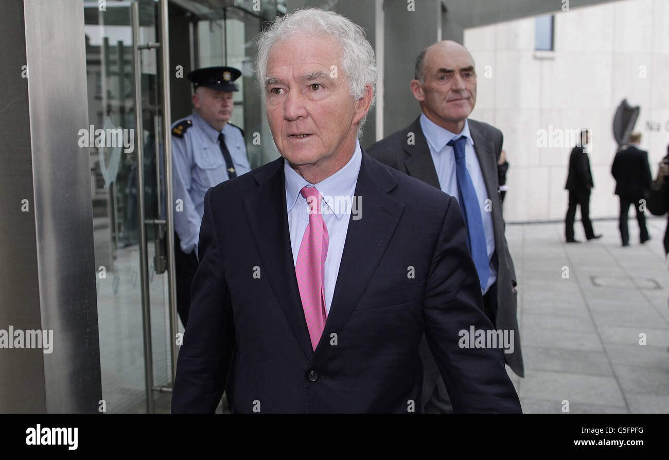 Former Anglo Irish Bank chief Sean Fitzpatrick leaves Dublin District