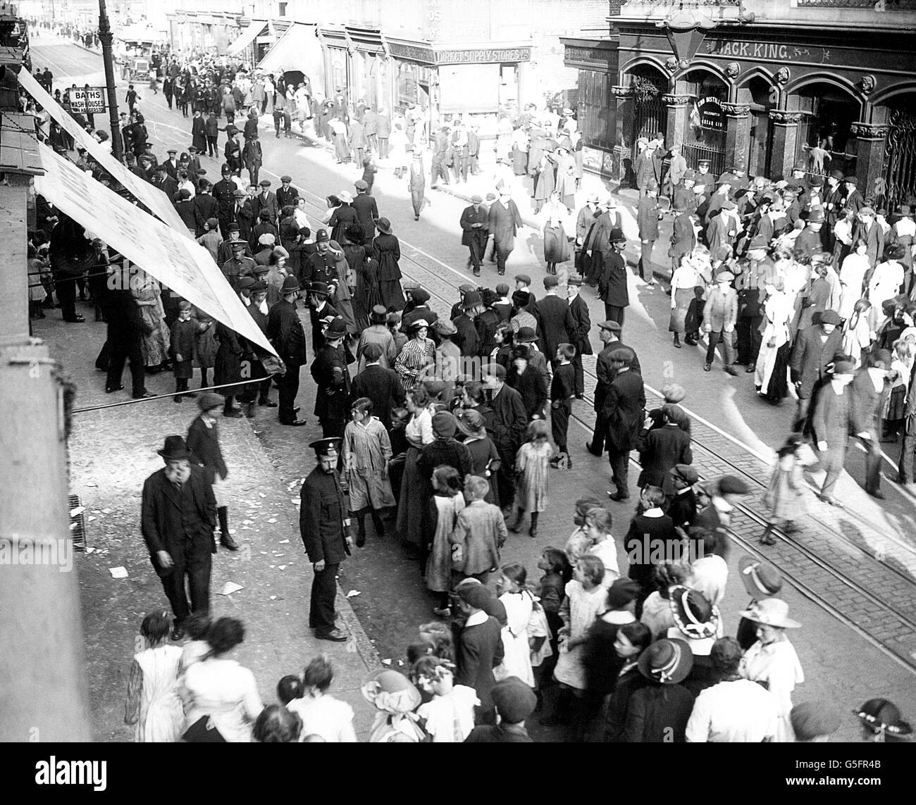World War One - Bakery Raid - Hackney - London Stock Photo - Alamy