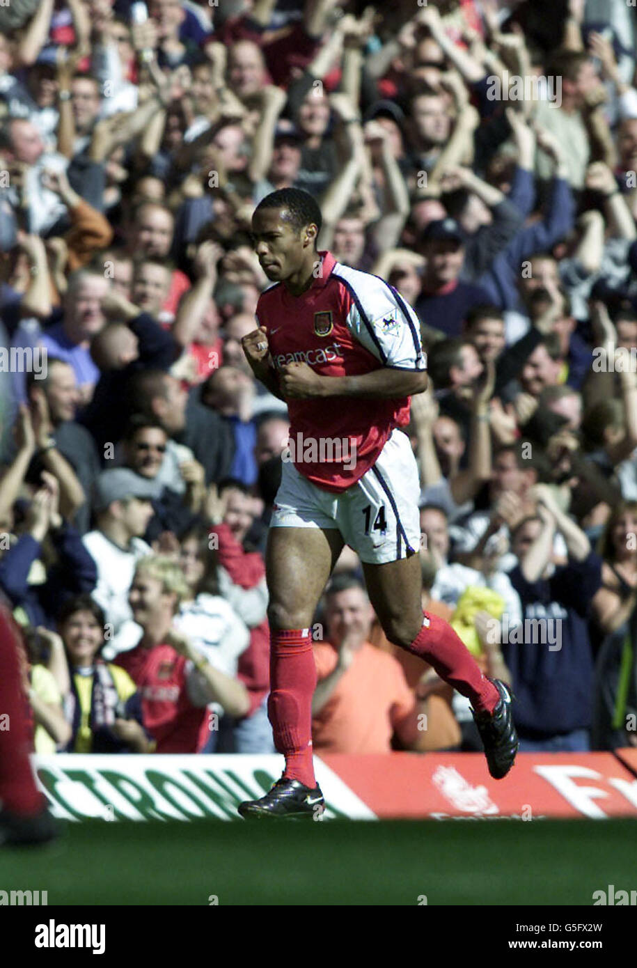 Thierry henry arsenal 2003 celebrates hi-res stock photography and ...